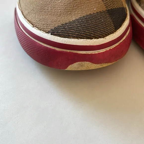 Burberry Kids' Low Top Check slip on Sneakers size Europe 25 - US toddler 8