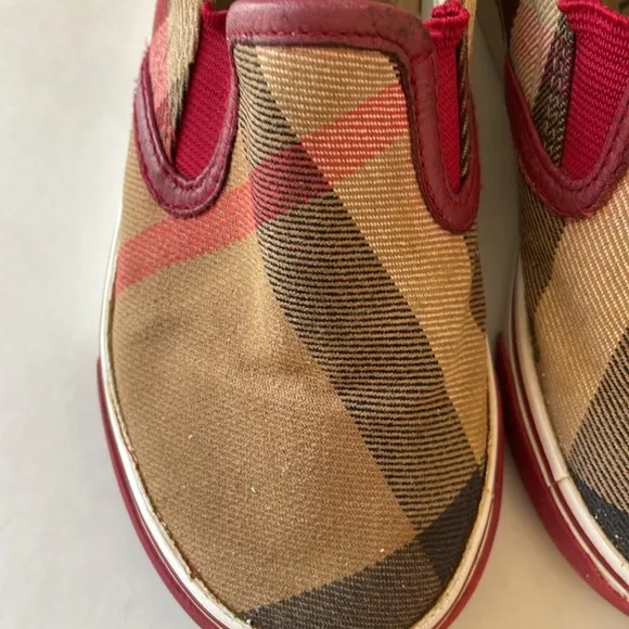 Burberry Kids' Low Top Check slip on Sneakers size Europe 25 - US toddler 8