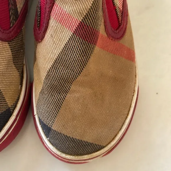 Burberry Kids' Low Top Check slip on Sneakers size Europe 25 - US toddler 8