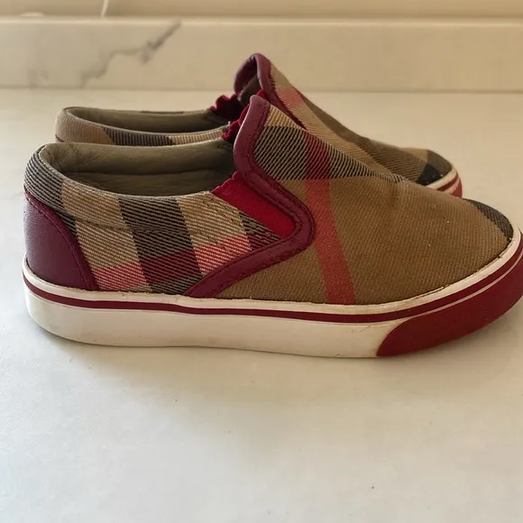 Burberry Kids' Low Top Check slip on Sneakers size Europe 25 - US toddler 8