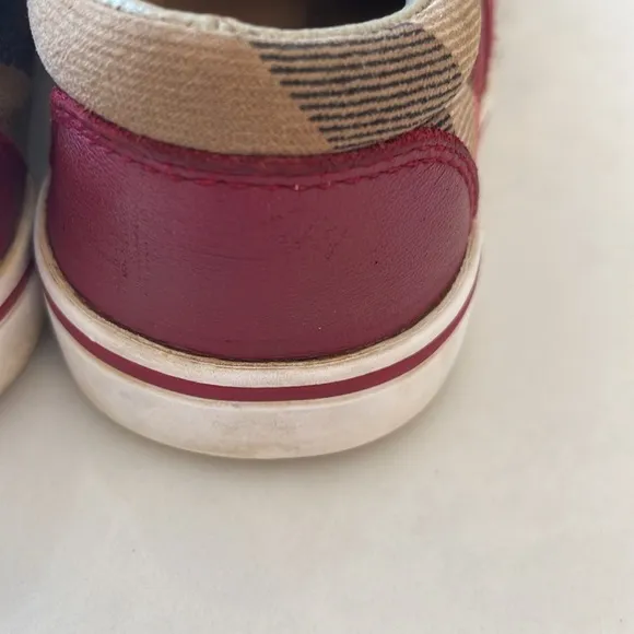 Burberry Kids' Low Top Check slip on Sneakers size Europe 25 - US toddler 8