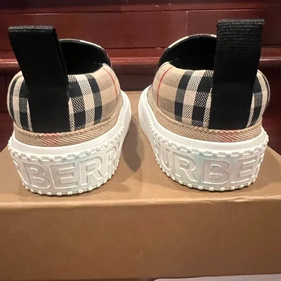 Burberry kids slip on sneakers
