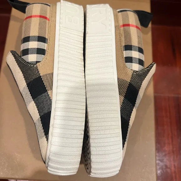 Burberry kids slip on sneakers