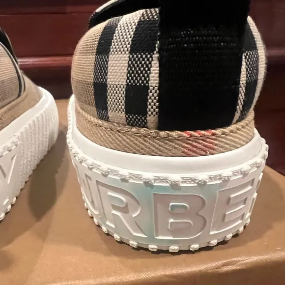 Burberry kids slip on sneakers