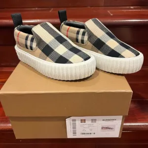Burberry kids slip on sneakers