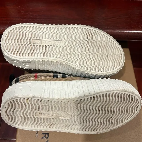Burberry kids slip on sneakers