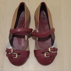 Burberry Little Girls Burgundy Leather Flats