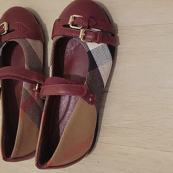 Burberry Little Girls Burgundy Leather Flats