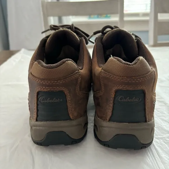 Cabela’s hiking low boots brown rubbed dry leather waterproof SZ 9 D Worn once