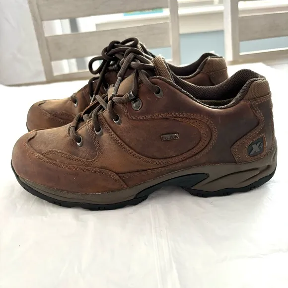 Cabela’s hiking low boots brown rubbed dry leather waterproof SZ 9 D Worn once