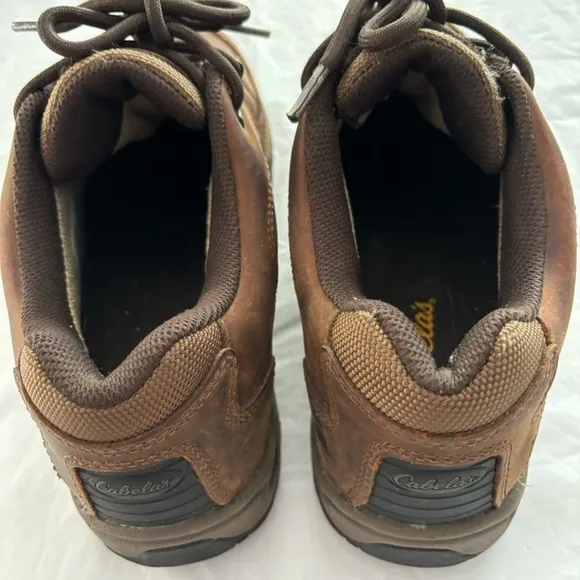 Cabela’s hiking low boots brown rubbed dry leather waterproof SZ 9 D Worn once