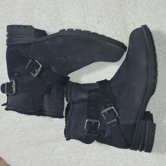 CATERPILLAR Water-Reasistant Ankle Boots Size 11 Womans