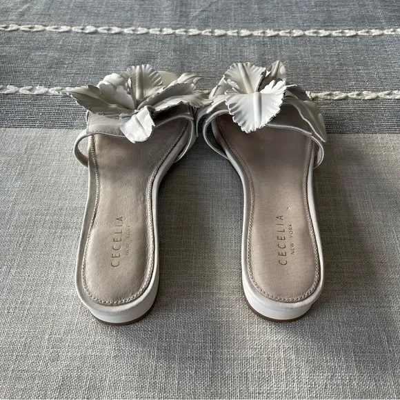 Cecelia New York Lila White Floral Sandals Slides Size 8