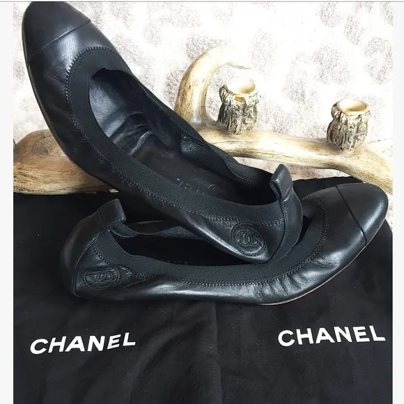 Chanel Black Classic Leather Ballet Flats CC logo