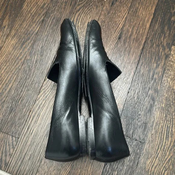 Chanel Black Leather Women's Loafers 38.5