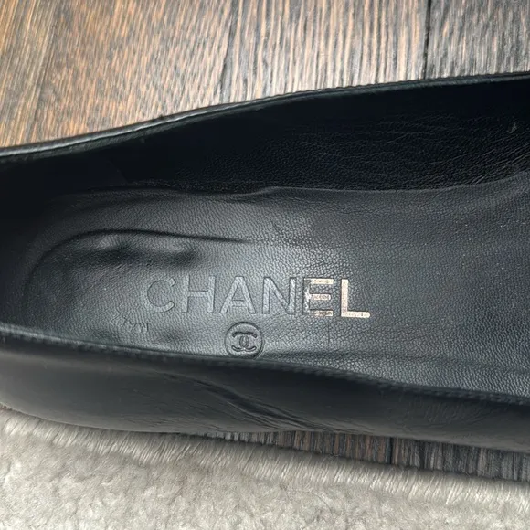 Chanel Black Leather Women's Loafers 38.5