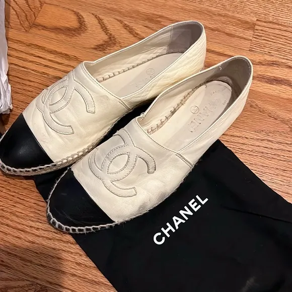 CHANEL Espadrilles Cream Black Iconic Design