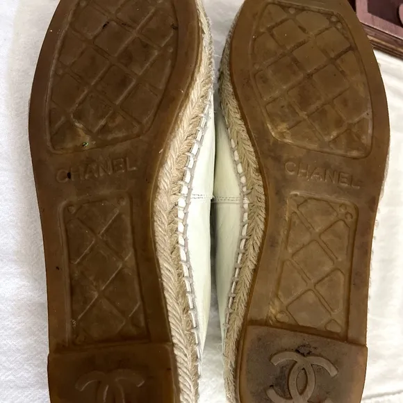 CHANEL Ivory &amp; Black Captoe Espadrilles Authentic Size 35 Women 5 Gorgeous Shoes