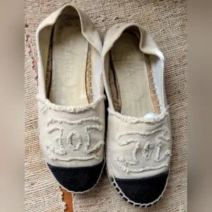 Chanel • White and Black Espadrilles