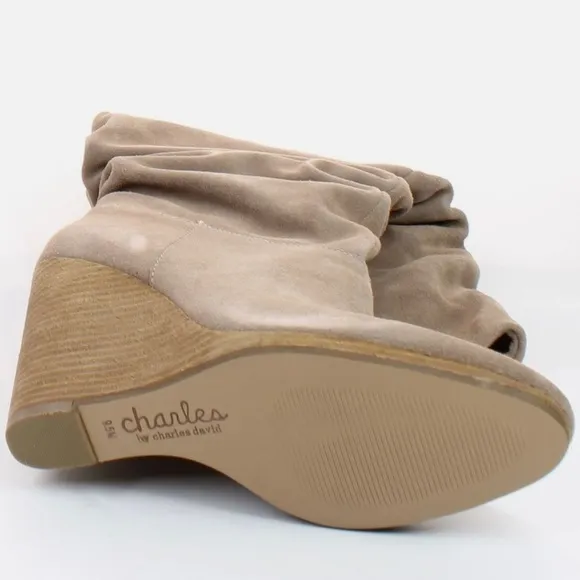 Charles David Helsinki Beige Slouched Knee High Suede Platform Wedge Boots 9.5