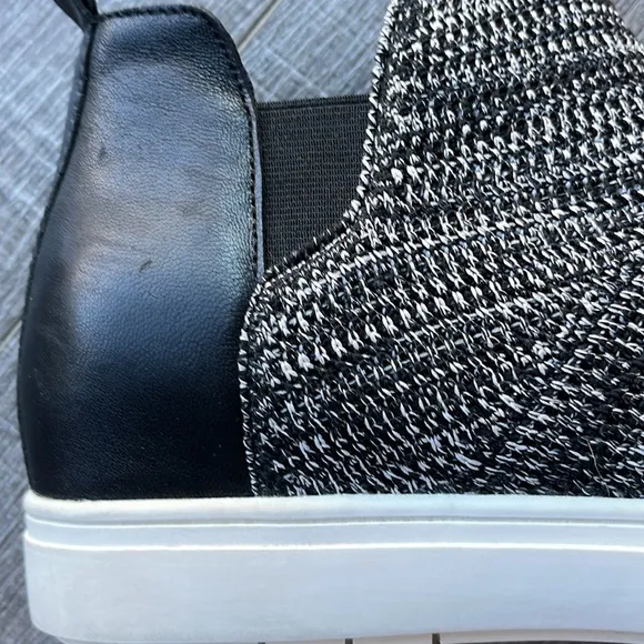 Chelsea &amp; Violet Cielo Slip On Sneakers