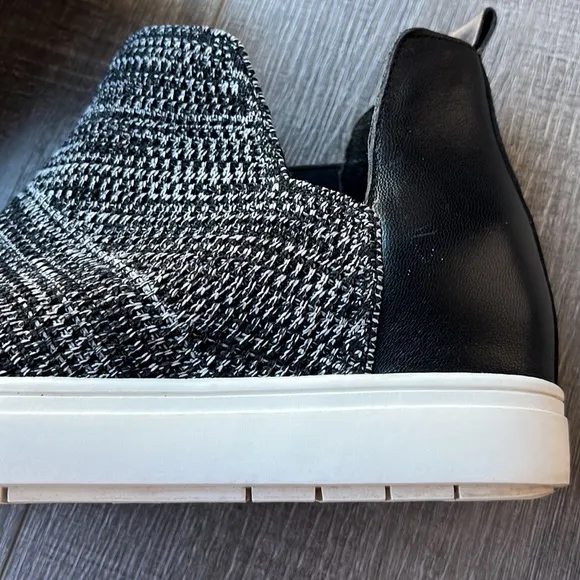 Chelsea &amp; Violet Cielo Slip On Sneakers