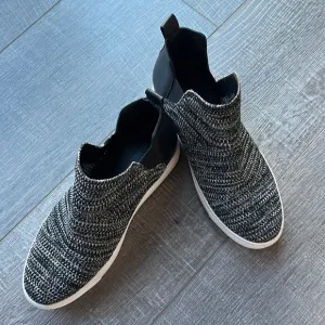 Chelsea &amp; Violet Cielo Slip On Sneakers