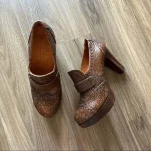 Chie Maha Zosh Croc Platform Heeled Stacked Loafers