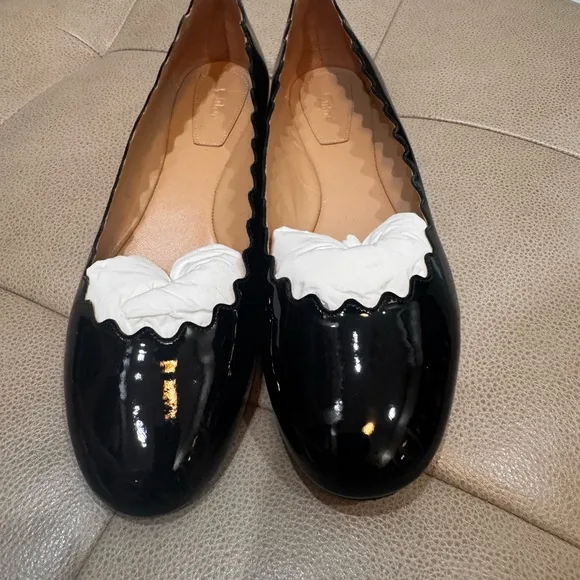 Chloe Scalloped patent Leather Flats excellent condition