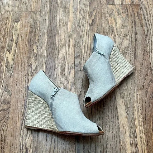 Christian Louboutin Linen Peep Toe Espadrilles