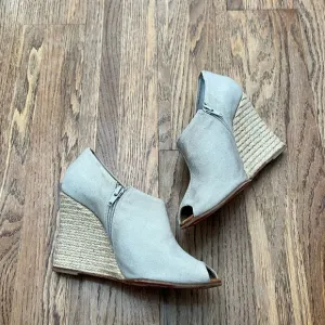 Christian Louboutin Linen Peep Toe Espadrilles