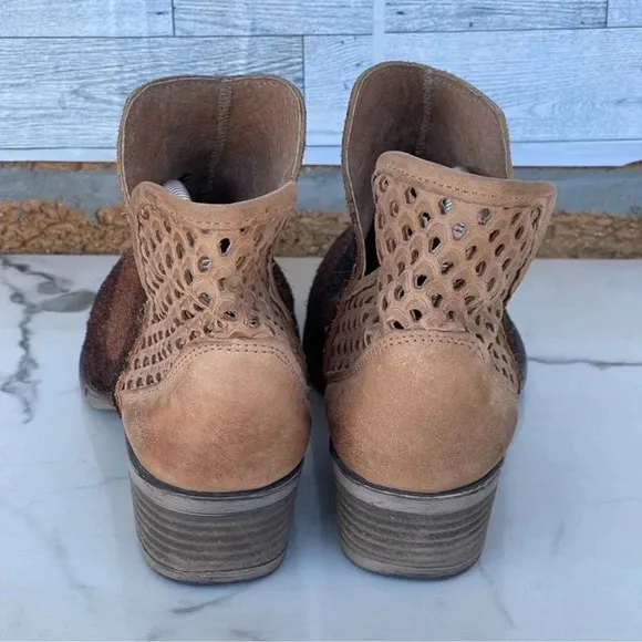 Circle G by Corral Ladies Brown CutoutBootie 9