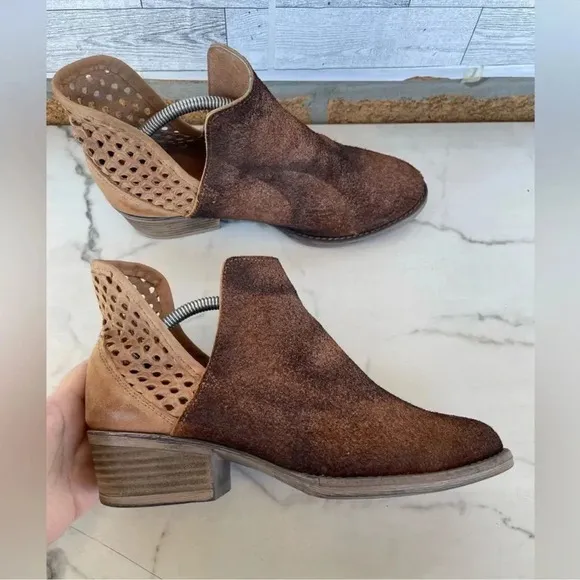 Circle G by Corral Ladies Brown CutoutBootie 9