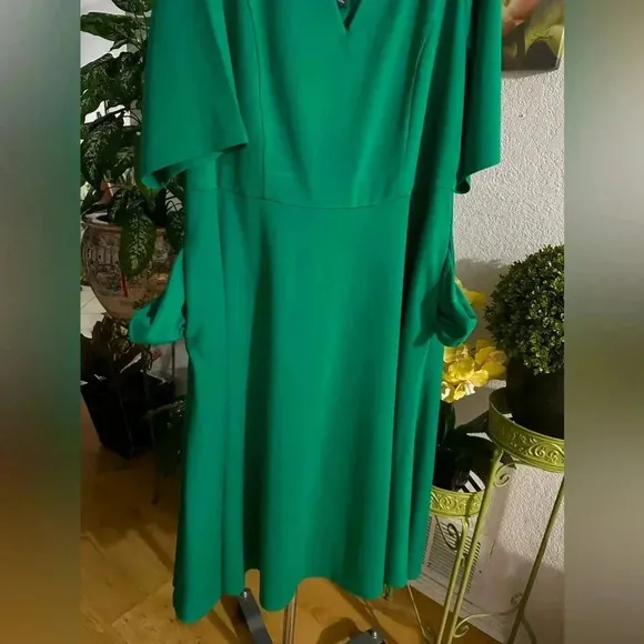 City Chic Cute Girl Elbow Sleeve Dress plus size XXL/24