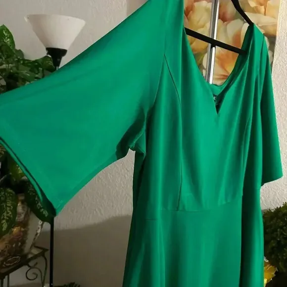 City Chic Cute Girl Elbow Sleeve Dress plus size XXL/24