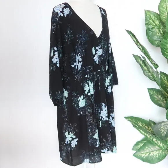 City Chic Ginza Black Blue White Floral V-neck Tie Elastic Waist 3/4 Sleeve 18