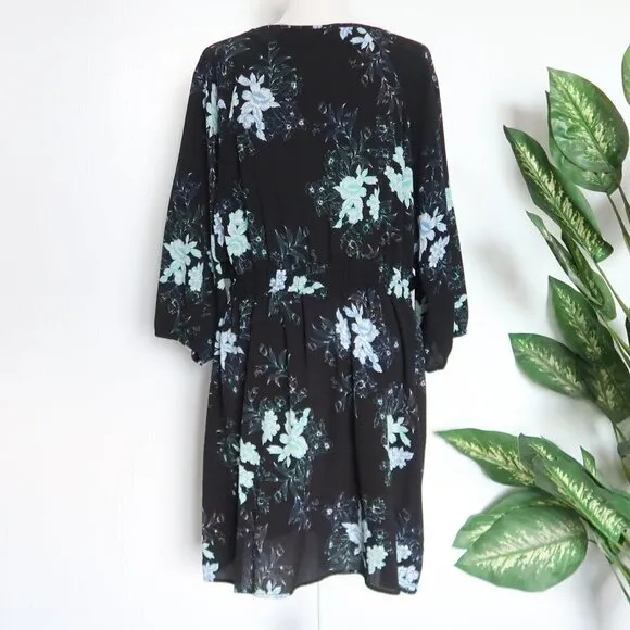 City Chic Ginza Black Blue White Floral V-neck Tie Elastic Waist 3/4 Sleeve 18
