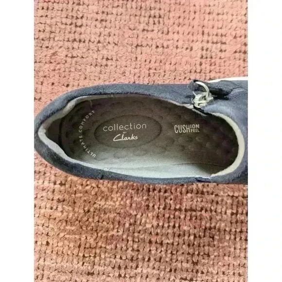 Clarks BNWT Collection Slip-On Sneakers Layton Step Navy Suede Size 8.5