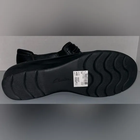 Clarks Cheyn Madi Black Leather Loafers Womens Size 9 Wide NWOT