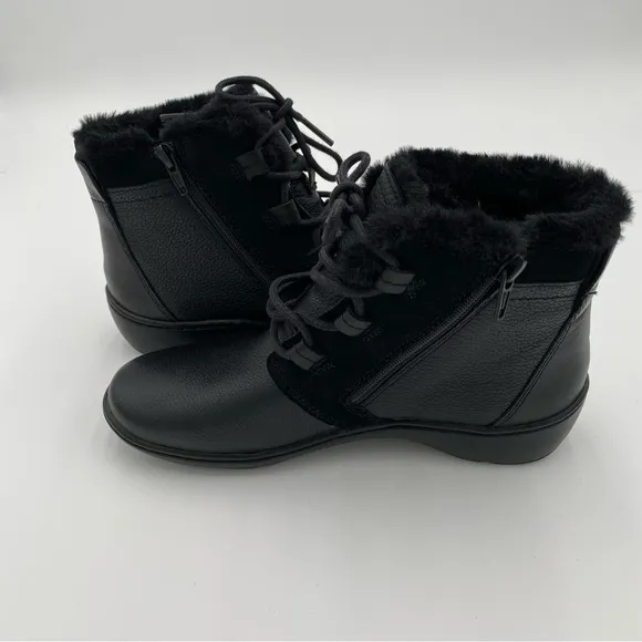 Clarks Collection Cora Chai Leather Faux Fur Lace Up Ankle Boots Booties 6 NWOT