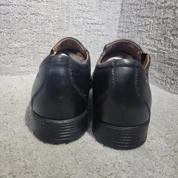 Clarks Collection Men's Size 9.5W US Black Leather Comfort Slip-On Loafers 15770