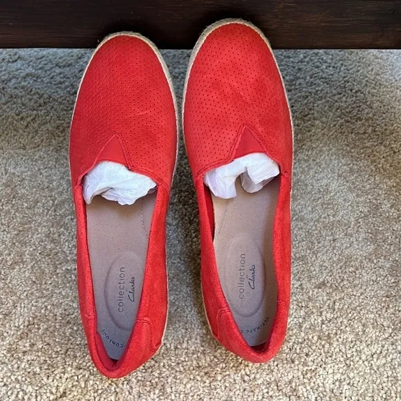 Clarks collection women’s SZ 8M red suede danelly sky perforated espadrilles.