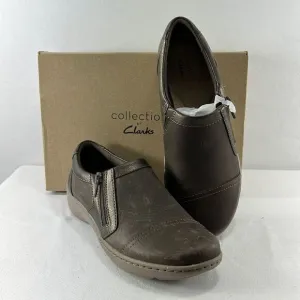 Clarks Cora Giny Cushioned Zip Loafer Flats Taupe size 5.5 M