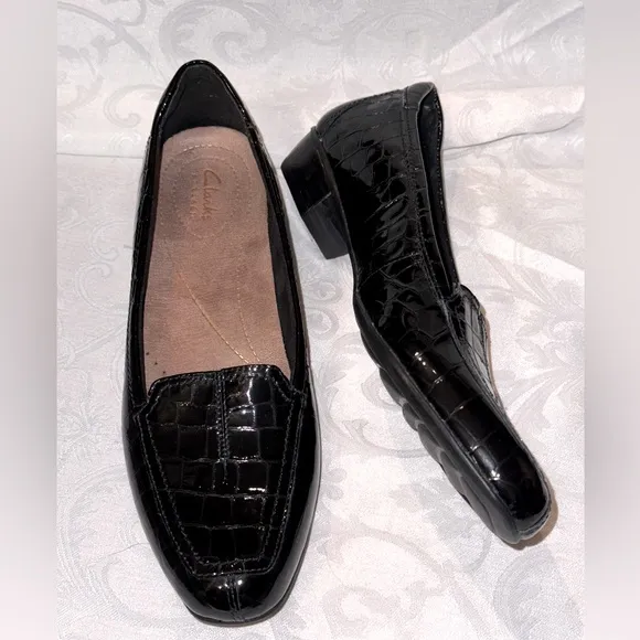 Clarks Everyday Croc EmbossedPatent Leather Loafers, NEW, Size 7.5