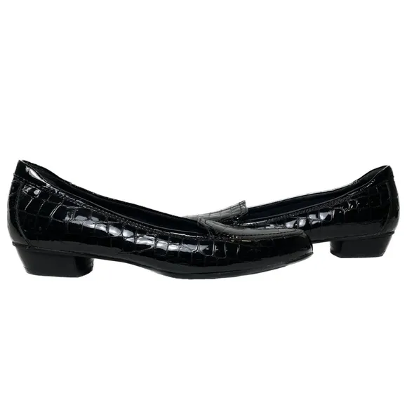 Clarks Everyday Croc EmbossedPatent Leather Loafers, NEW, Size 7.5