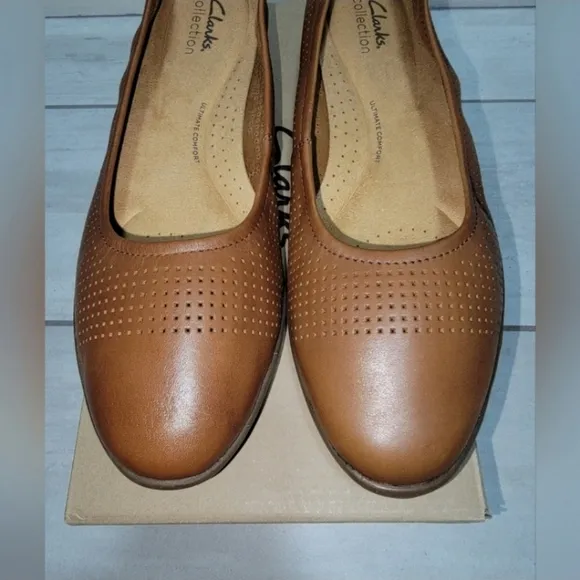 Clark's Jenette Ease Ballet Flats Leather Women's Brown Perforated Flats Size 10