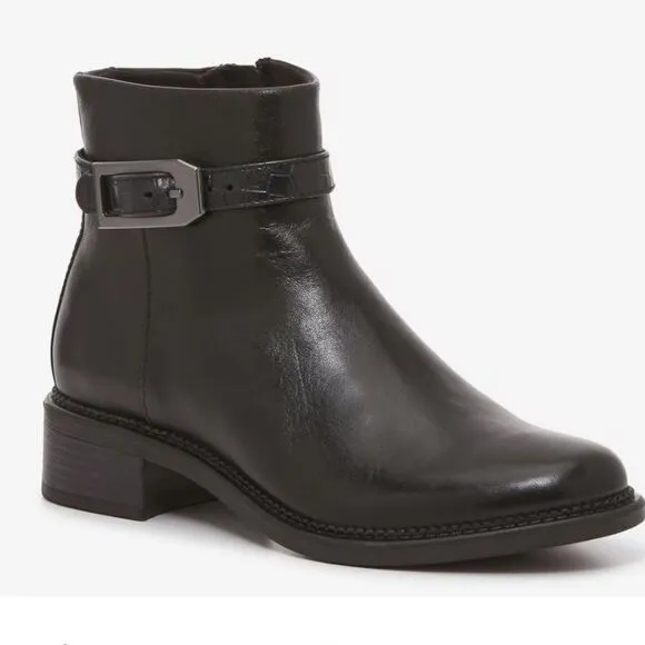 Clarks Maye Grace Leather Ankle Bootie, 7.5 Black Leather New in Box