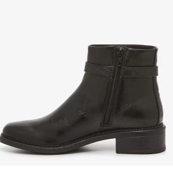 Clarks Maye Grace Leather Ankle Bootie, 7.5 Black Leather New in Box