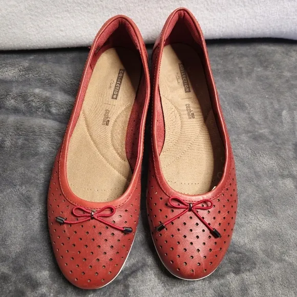 Clarks Perforated Leather Ballet Flats Gracelin Lea Red Size  8.5 M