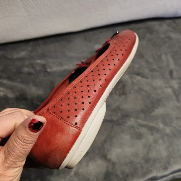 Clarks Perforated Leather Ballet Flats Gracelin Lea Red Size  8.5 M